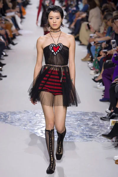 Look 38